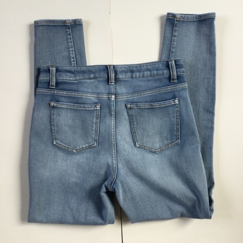 Time and Tru High Rise Skinny Faded Denim Jeans Nice Size 6